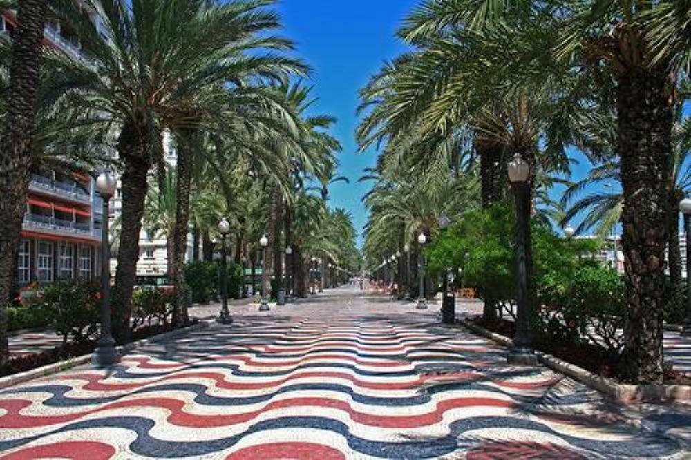 Atico Centrico Junto A La Playa Apartment *